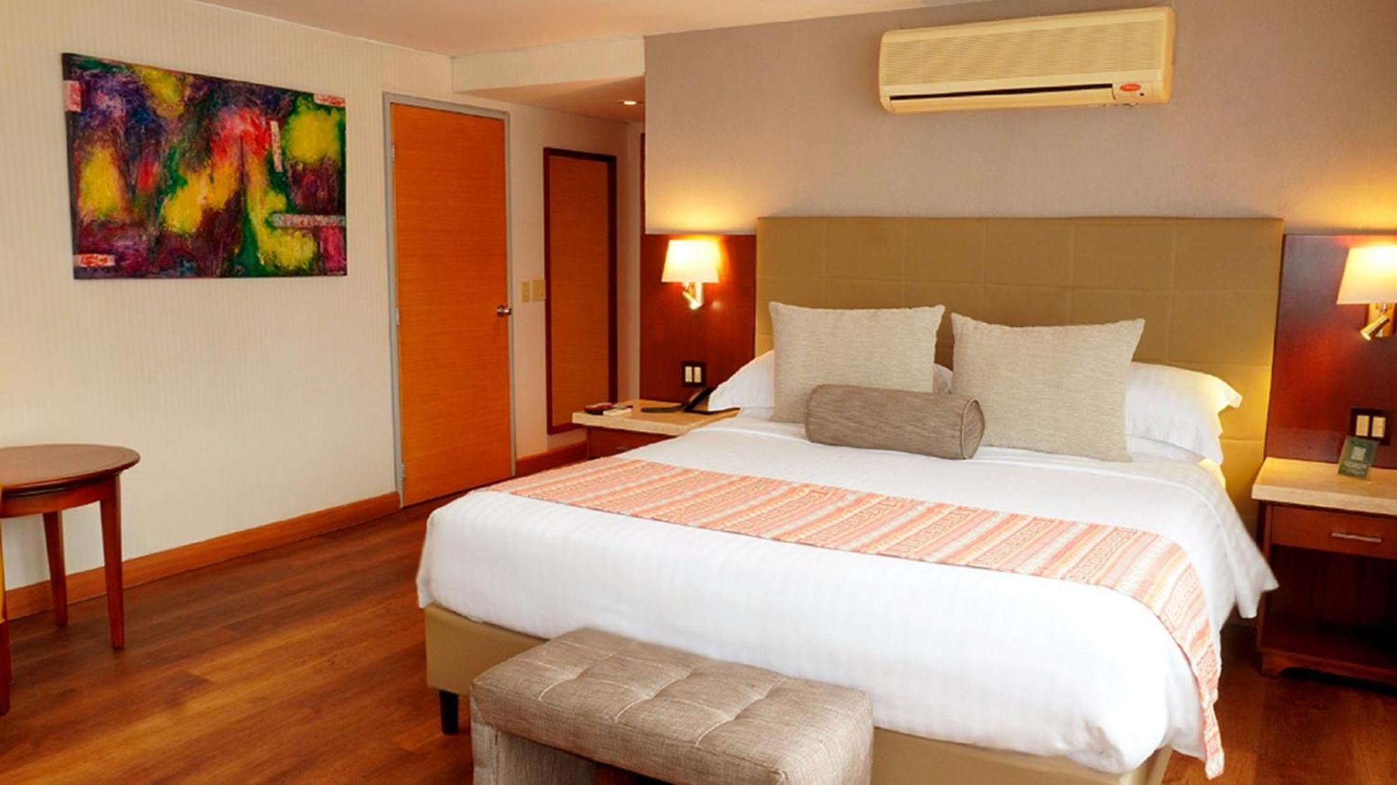 Bogota Plaza Hotel Экстерьер фото A room at the hotel